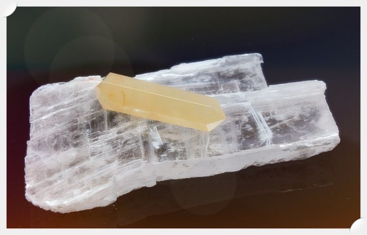 Image of a selenite crystal plate (a.k.a. selenite slab).  Naan Design.  Naandesign.