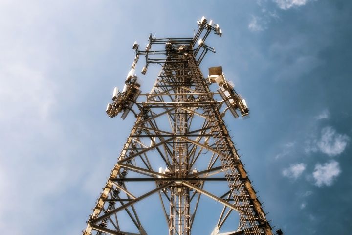 Image of a wifi signal tower