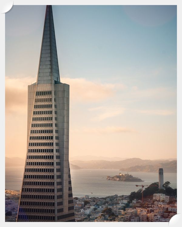 Image of the Transamerica Pyramid Building in San Francisco.  naan design.  naandesign. 